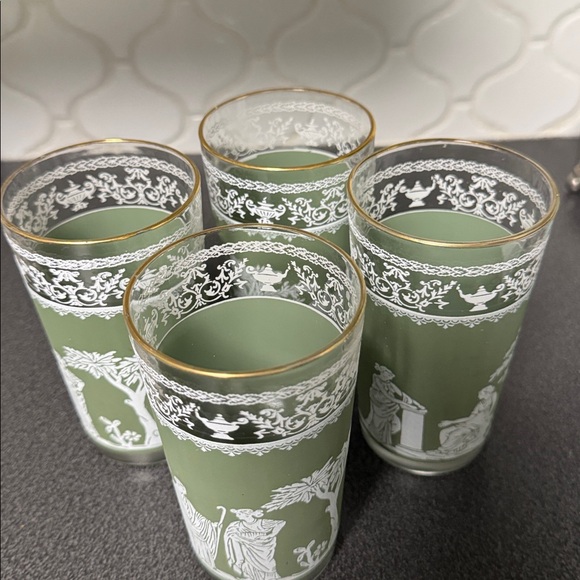 Elegant Green and White Jeannette Glass Hellenic Glass Set - Picture 2 of 3